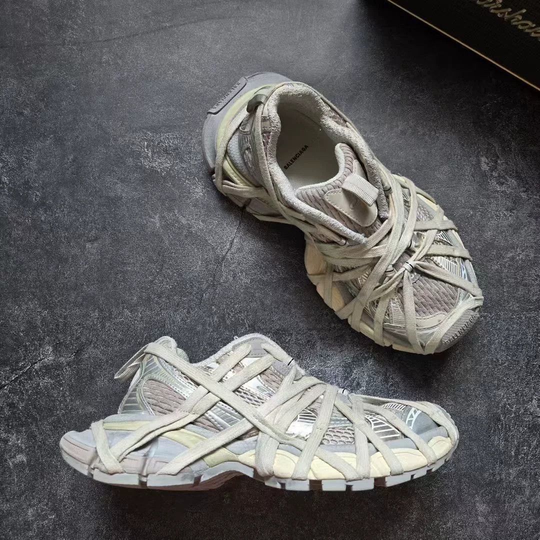 Balenciaga Balenciaga White Lowtop Sneakers XXXL Women Size US 8 / IT 38 - 4 Thumbnail