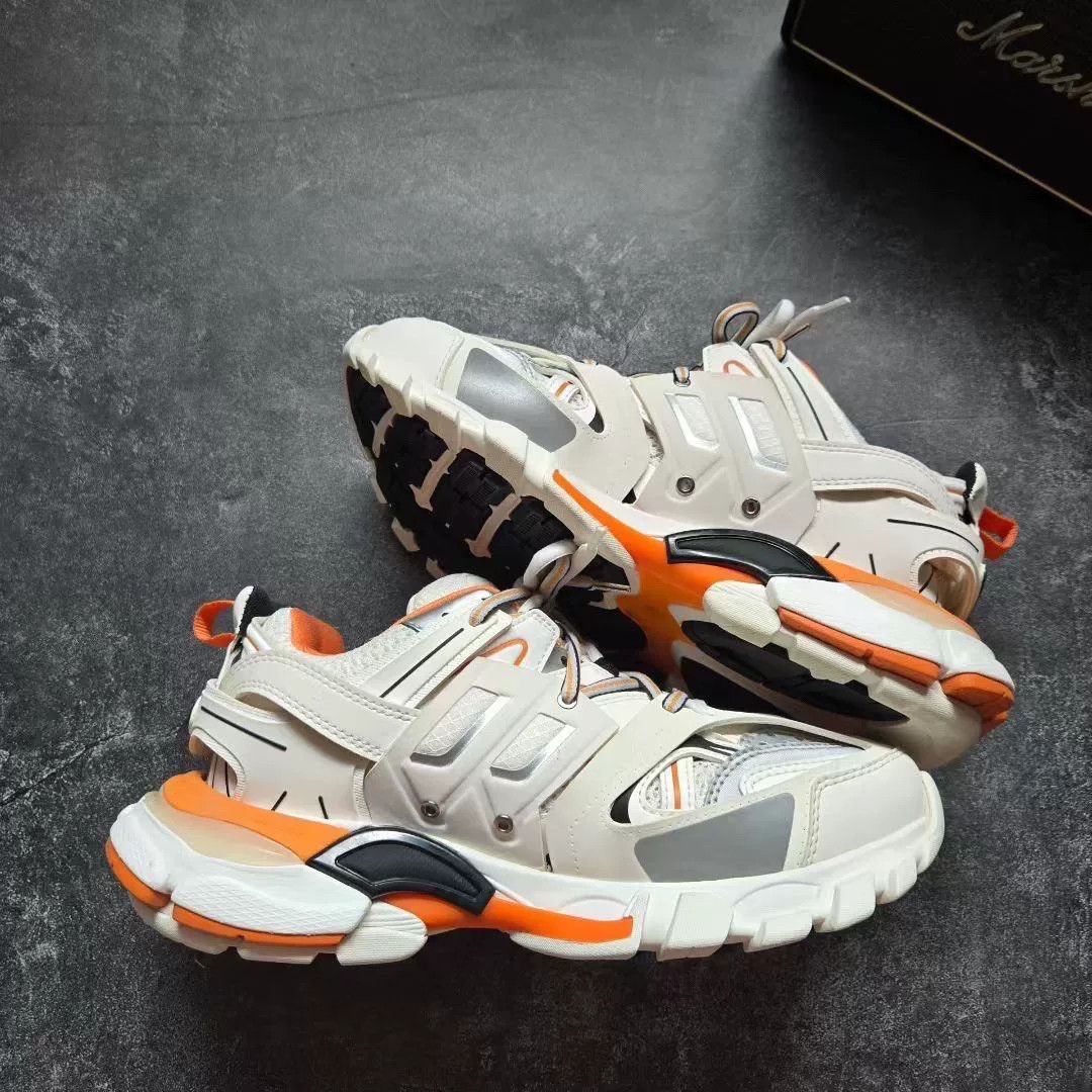 Balenciaga Balenciaga White Lowtop Sneakers 38 Women Size US 7.5 / IT 37.5 - 2 Thumbnail