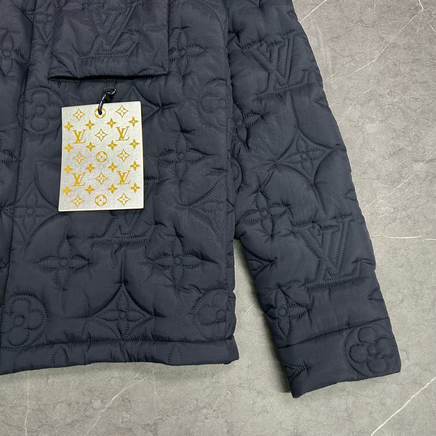 Louis Vuitton Louis Vuitton Cotton Heavy Coat 46 Men Size US L / EU 52-54 / 3 - 2 Thumbnail