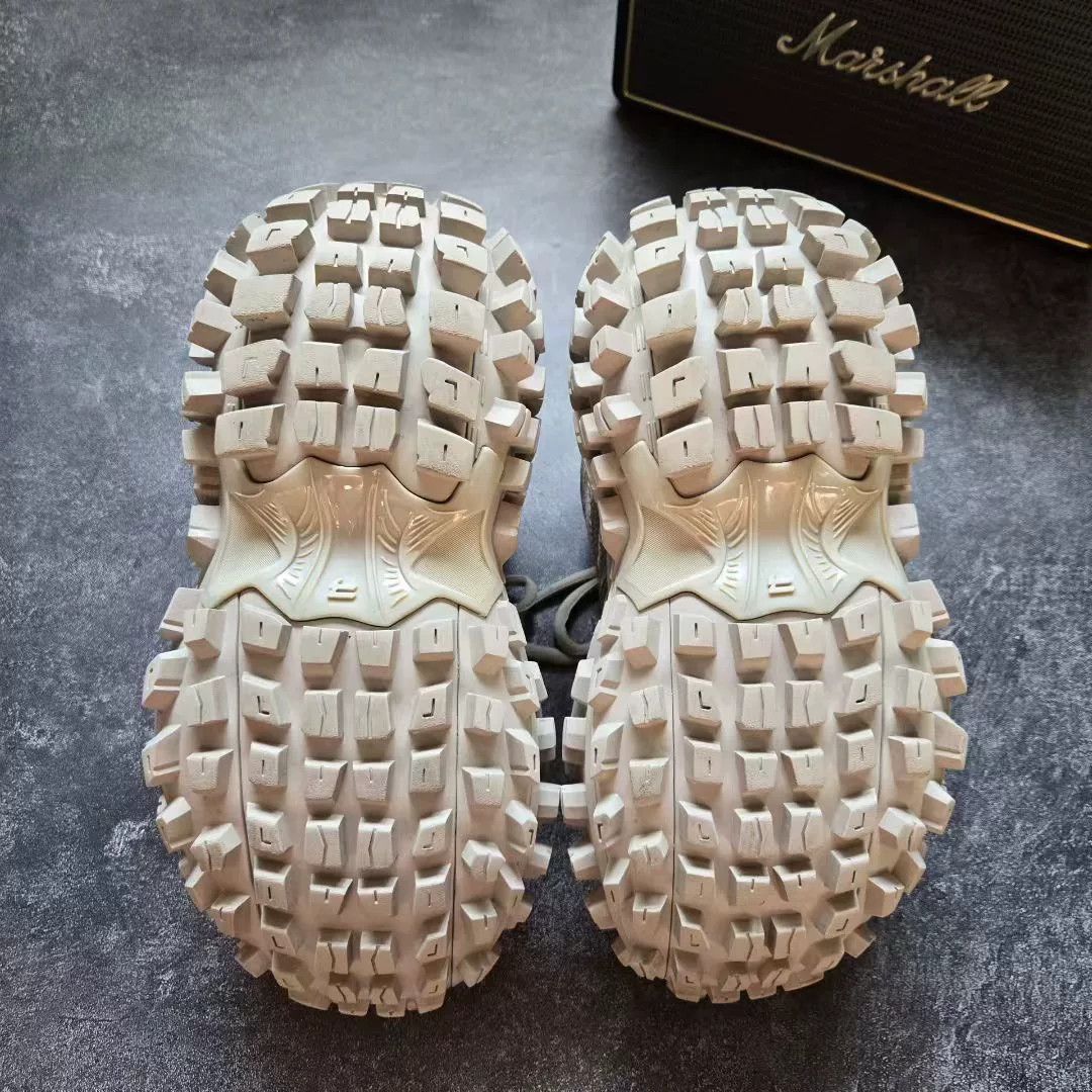 Balenciaga Balenciaga Brown Lowtop Sneakers 36 Women Size US 6 / IT 36 - 7 Thumbnail