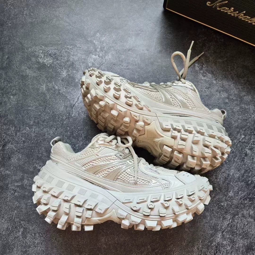 Balenciaga Balenciaga Brown Lowtop Sneakers 36 Women Size US 6 / IT 36 - 2 Thumbnail