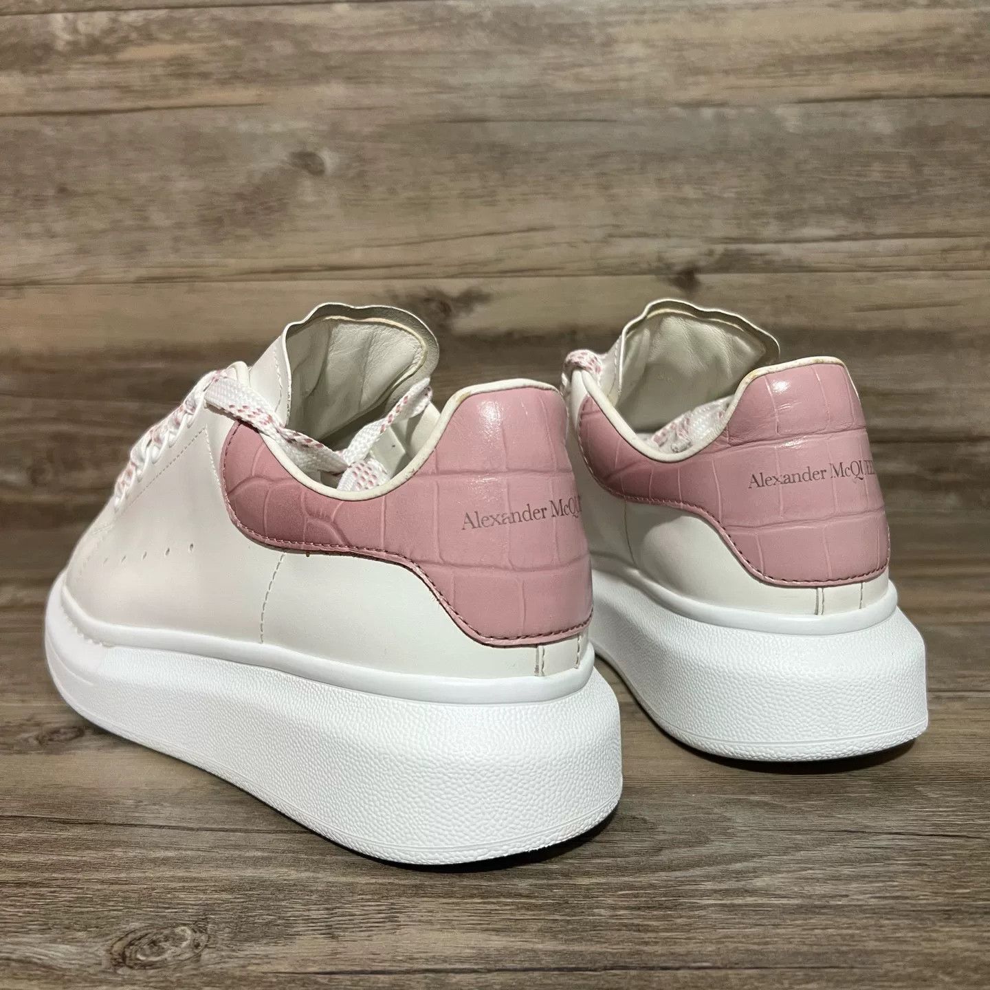 Alexander McQueen Alexander McQueen Pink Lowtop Sneakers 36 Women Size US 6 / IT 36 - 4 Thumbnail