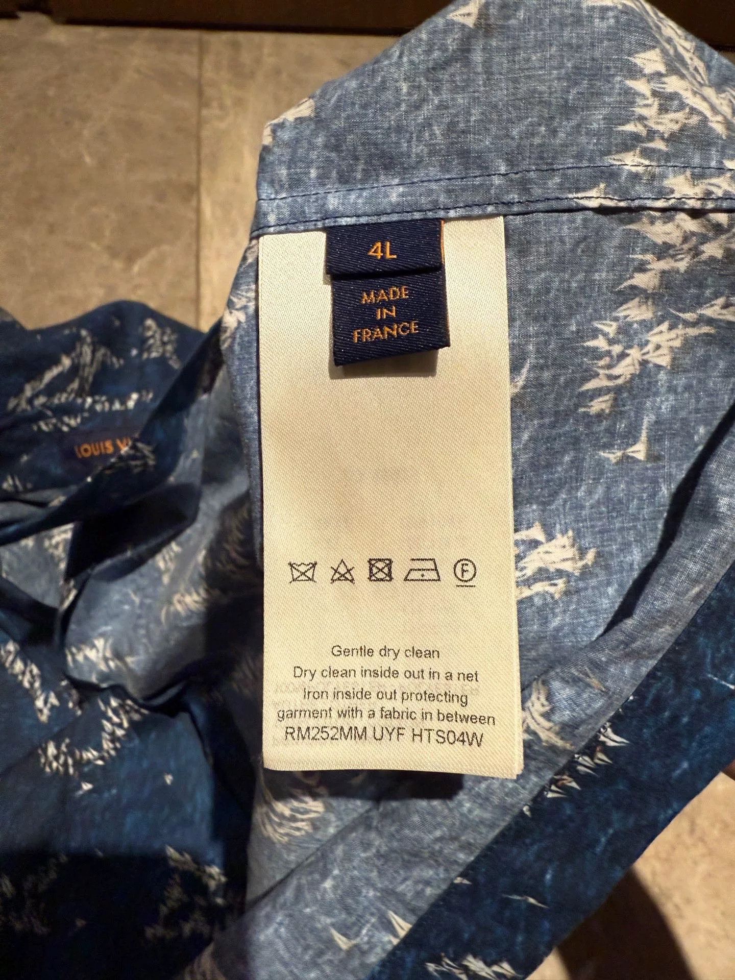 Louis Vuitton Louis Vuitton Blue Shirt L Men Size US L / EU 52-54 / 3 - 4 Thumbnail