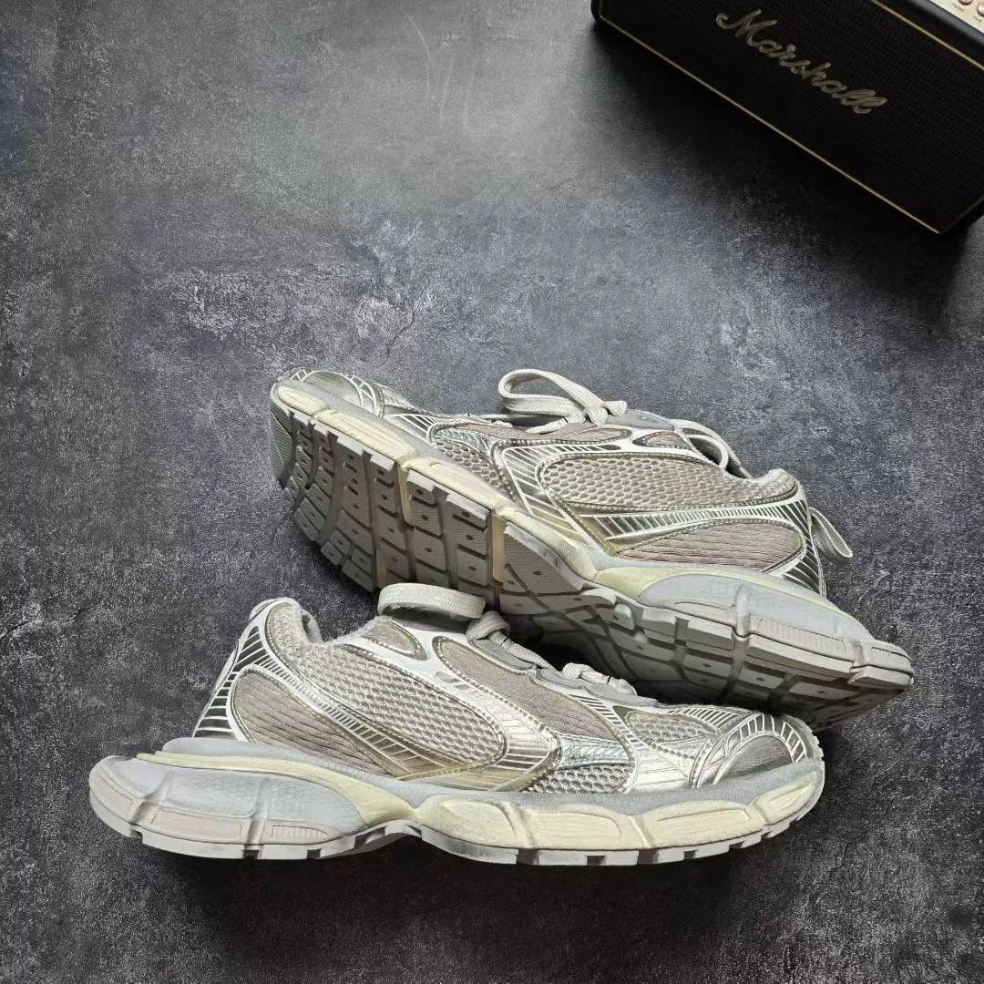 Balenciaga Balenciaga Beige Lowtop Sneakers XXXL Men Size US 10 / EU 43 - 2 Thumbnail