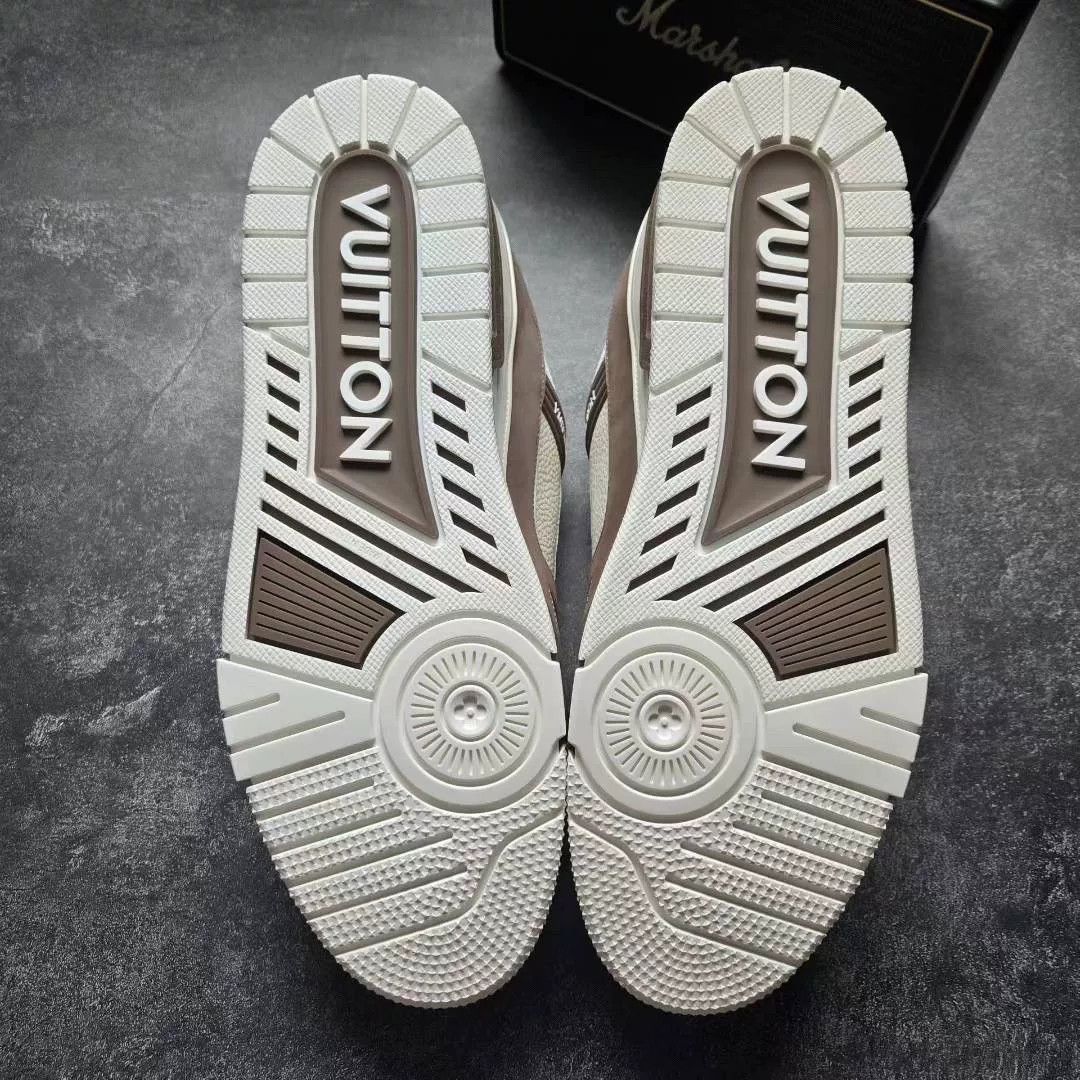 Louis Vuitton Louis Vuitton Training Gray Lowtop Sneakers 11 Men Size US 11 / EU 44 - 7 Thumbnail