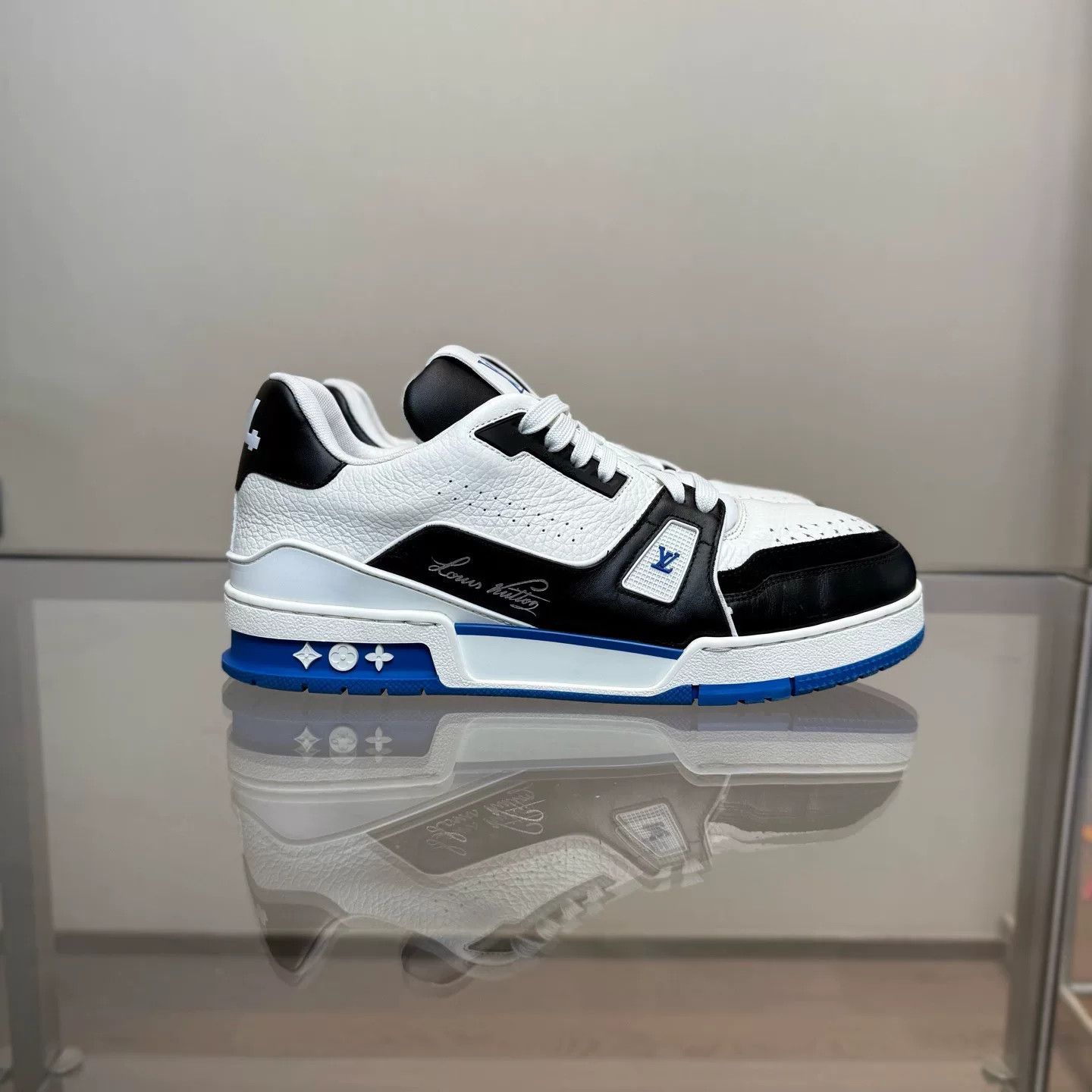 Louis Vuitton Louis Vuitton Training Blue Lowtop Sneakers 41 Men Size US 8.5 / EU 41-42 - 2 Thumbnail