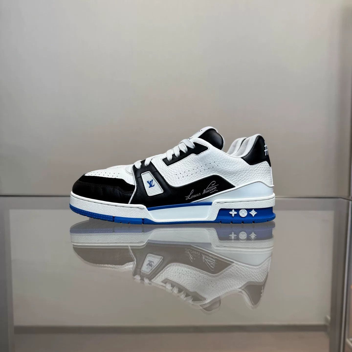 Louis Vuitton Louis Vuitton Training Blue Lowtop Sneakers 41 Men Size US 8.5 / EU 41-42 - 3 Thumbnail