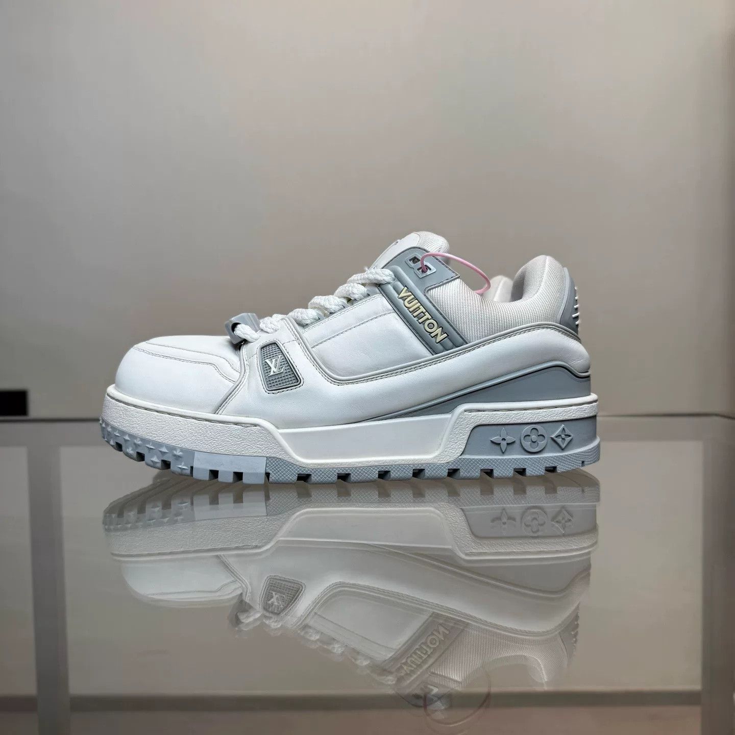 Louis Vuitton Louis Vuitton Training White Lowtop Sneakers 43 Men Size US 10 / EU 43 - 5 Thumbnail
