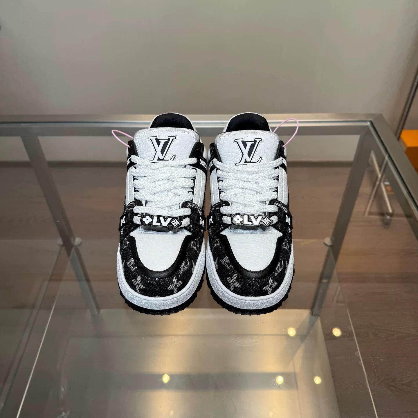 Louis Vuitton Louis Vuitton Training Black Lowtop Sneakers 41 Men Size US 8.5 / EU 41-42 - 5 Thumbnail