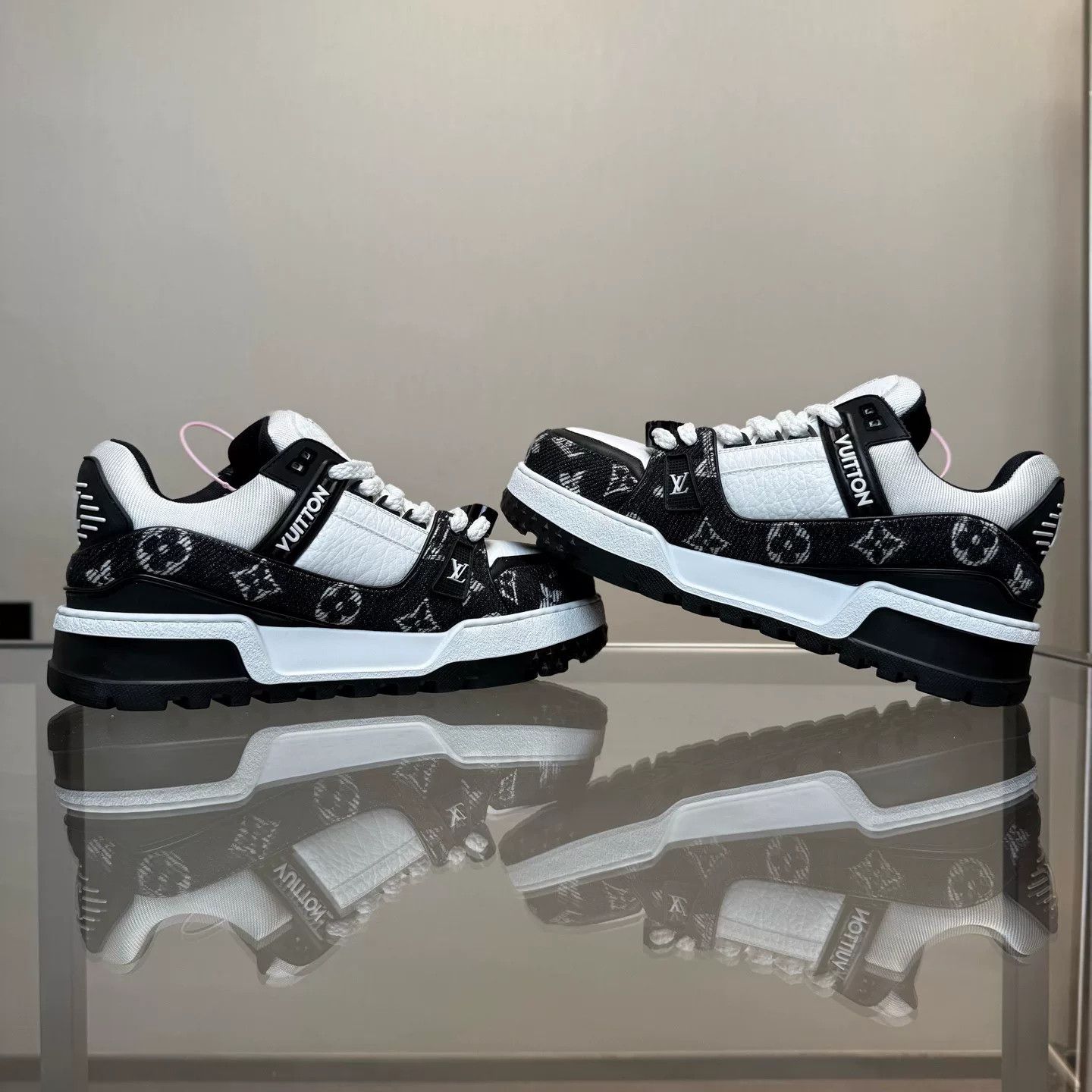 Louis Vuitton Louis Vuitton Training Black Lowtop Sneakers 41 Men Size US 8.5 / EU 41-42 - 4 Thumbnail