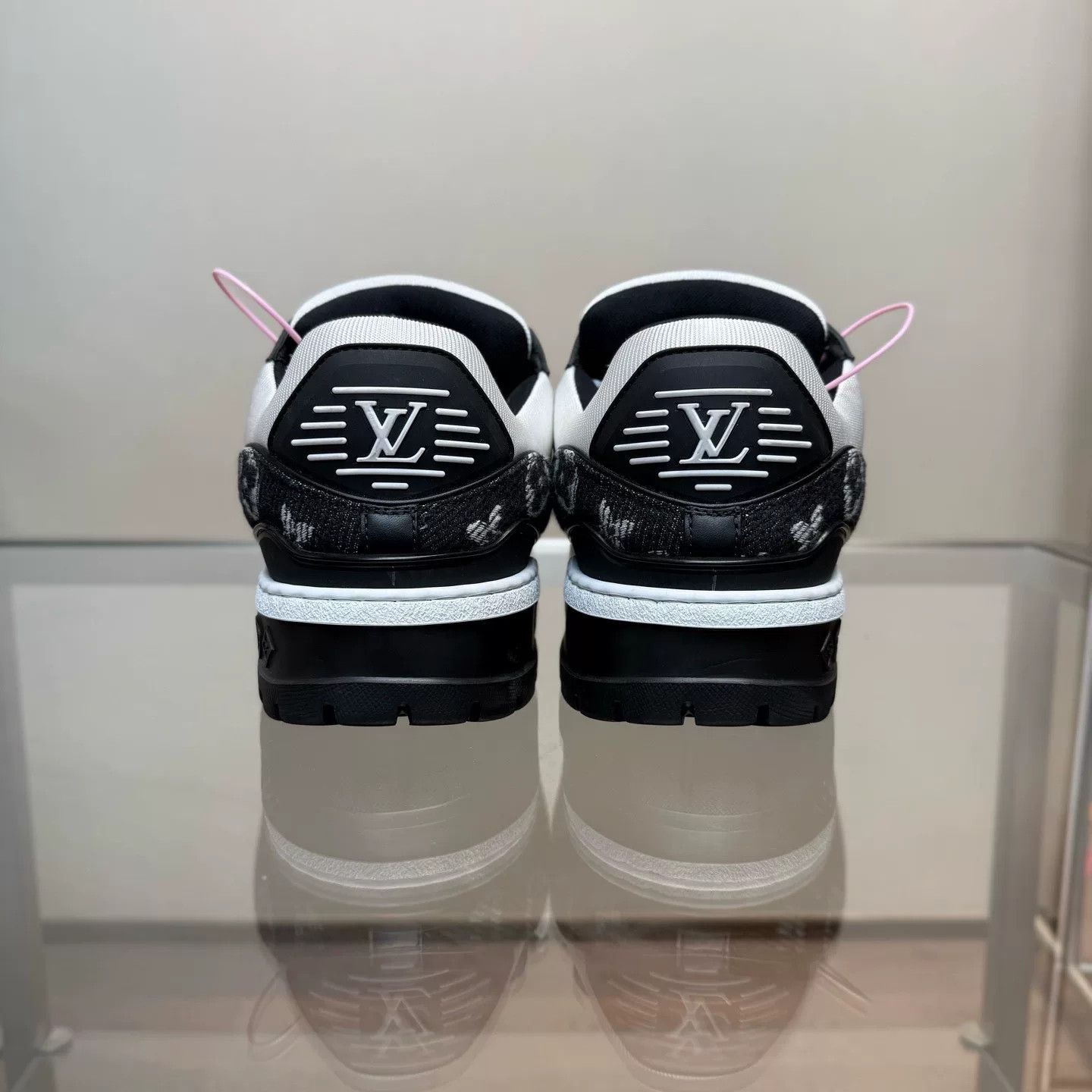 Louis Vuitton Louis Vuitton Training Black Lowtop Sneakers 41 Men Size US 8.5 / EU 41-42 - 6 Thumbnail