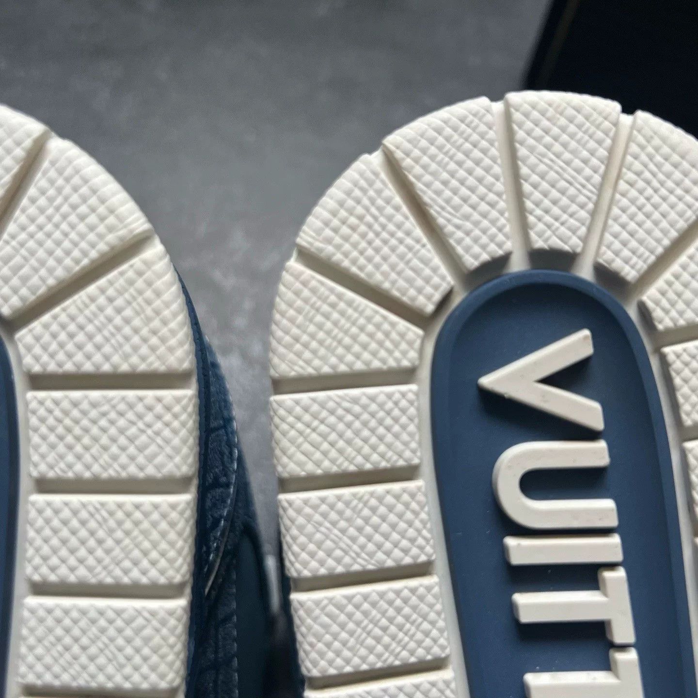 Louis Vuitton Louis Vuitton Training Denim Blue Lowtop Sneakers 5.5 Men Size US 5.5 / EU 38 - 8 Thumbnail