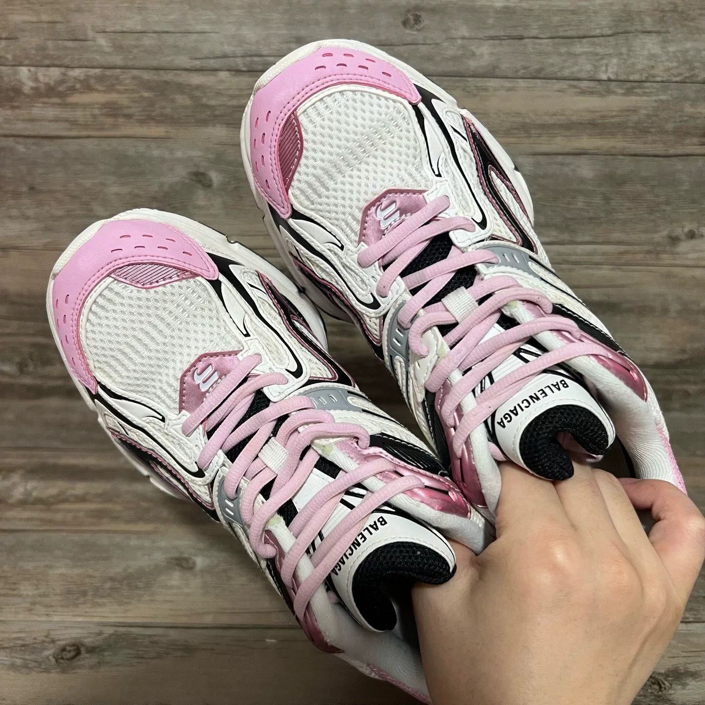 Balenciaga Balenciaga Pink Lowtop Sneakers 38 Women Size US 7.5 / IT 37.5 - 5 Thumbnail
