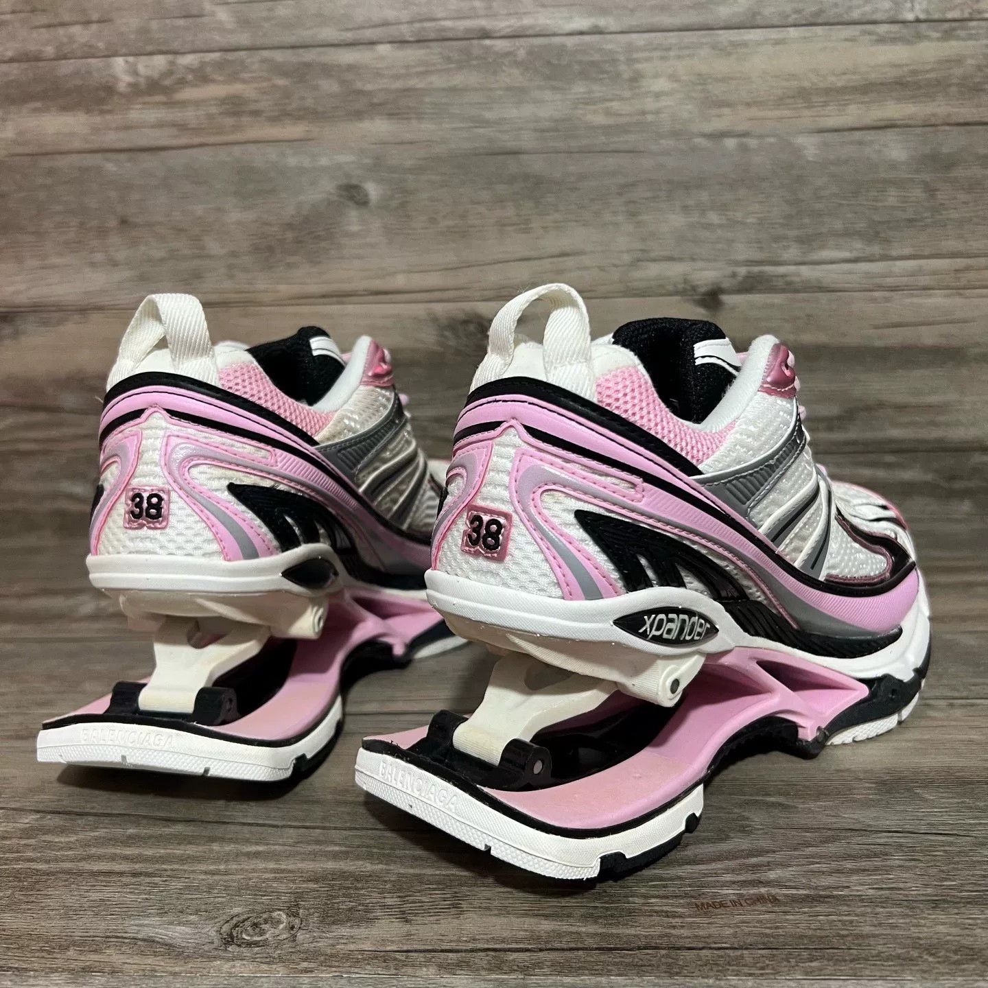 Balenciaga Balenciaga Pink Lowtop Sneakers 38 Women Size US 7.5 / IT 37.5 - 3 Thumbnail