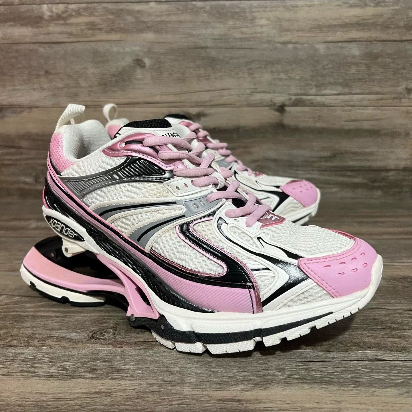 Balenciaga Balenciaga Pink Lowtop Sneakers 38 Women Size US 7.5 / IT 37.5 - 2 Thumbnail