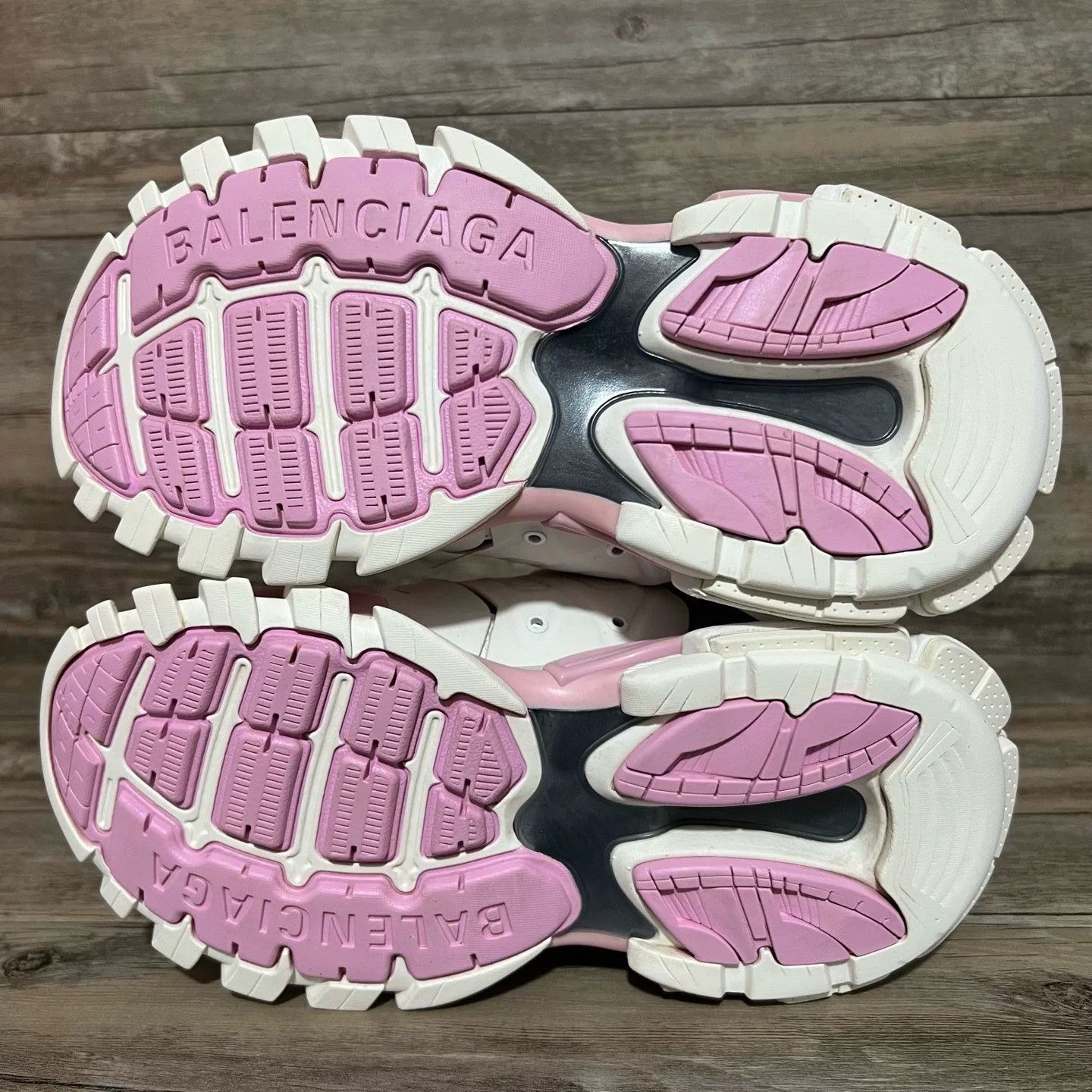 Balenciaga Balenciaga Pink Sandals 38 Women Size US 7.5 / IT 37.5 - 7 Thumbnail