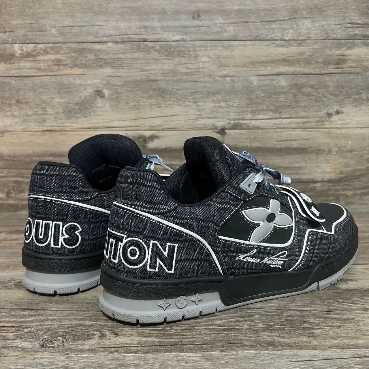 Louis Vuitton Louis Vuitton Training Black Lowtop Sneakers 10 Men Size US 10 / EU 43 - 4 Thumbnail