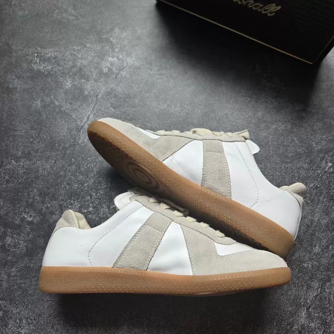 Maison Margiela Maison Margiela White Lowtop Sneakers 38 Women Size US 7.5 / IT 37.5 - 2 Thumbnail