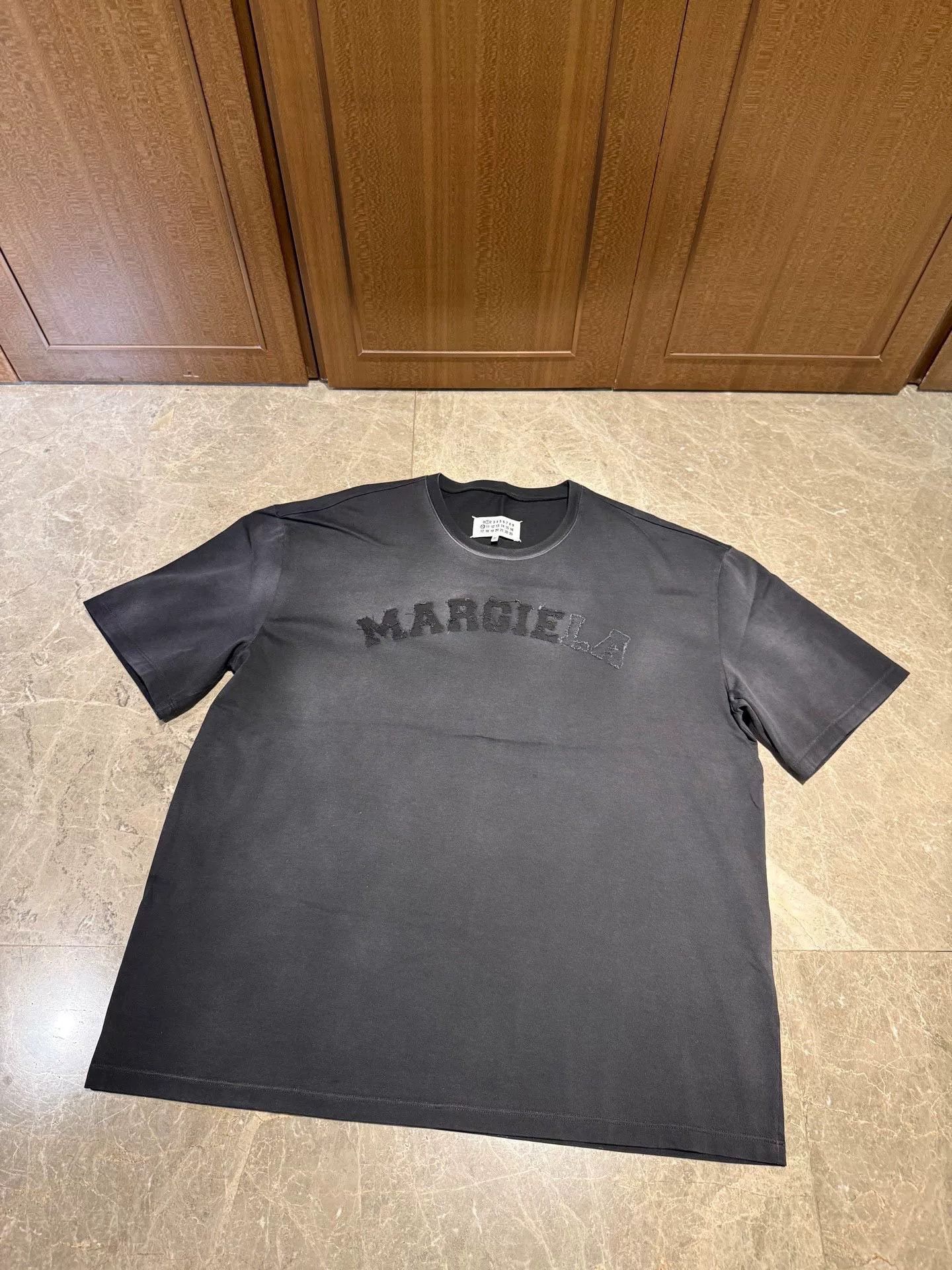 Maison Margiela Maison Margiela Printed Graphic Gray T-Shirt S Men Size US S / EU 44-46 / 1 - 2 Thumbnail