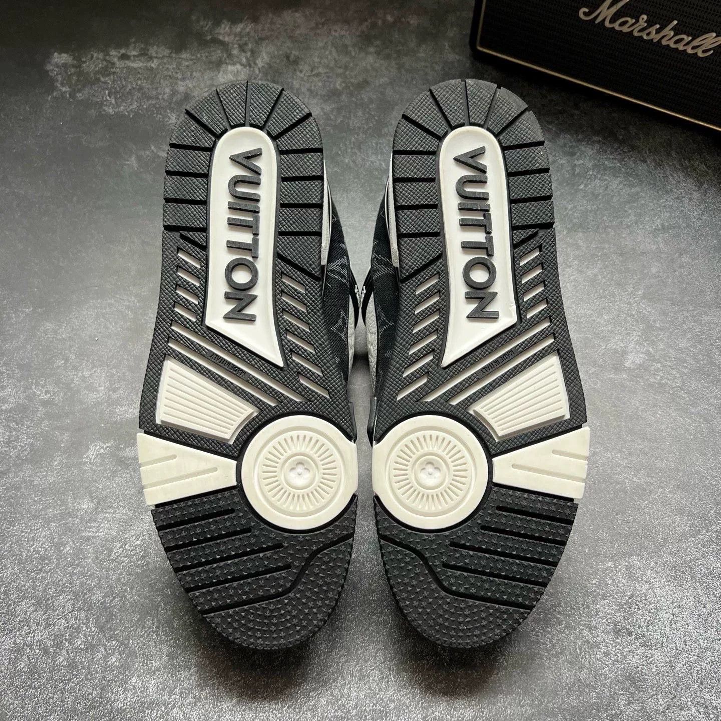 Louis Vuitton Louis Vuitton Training Black Lowtop Sneakers 41 Men Size US 8.5 / EU 41-42 - 7 Thumbnail
