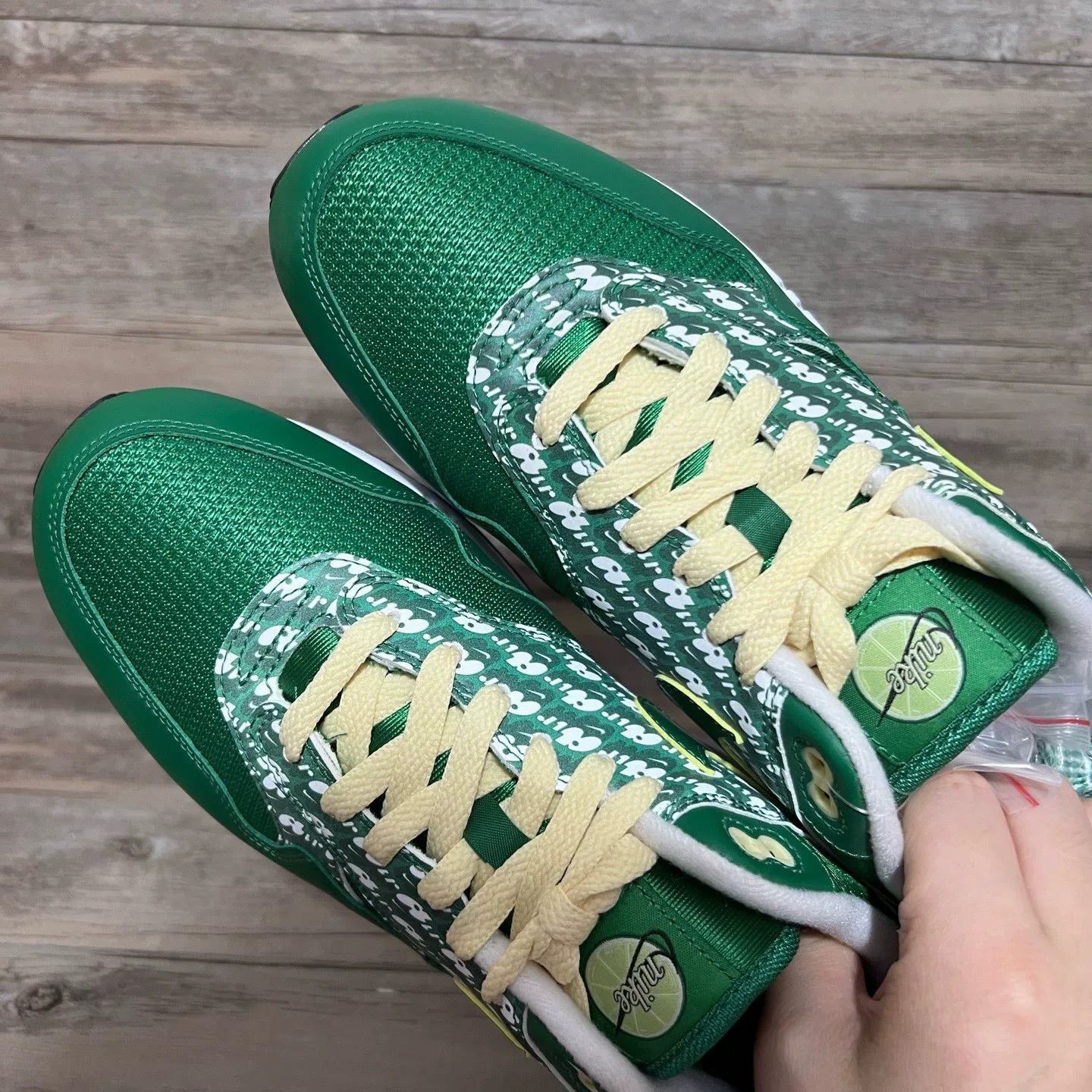 Nike Nike MAX 1 Green Lowtop Sneakers 43 Men Size US 10 / EU 43 - 5 Thumbnail