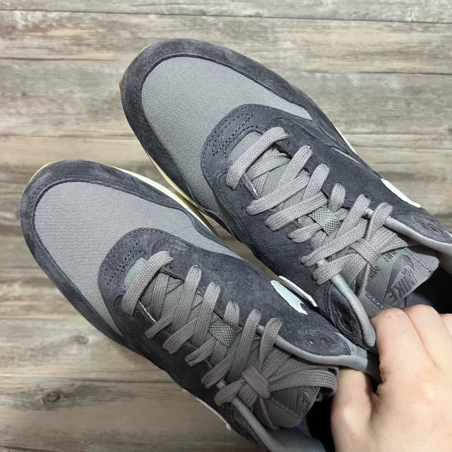 Nike Nike MAX 1 Gray Lowtop Sneakers 43 Men Size US 10 / EU 43 - 5 Thumbnail