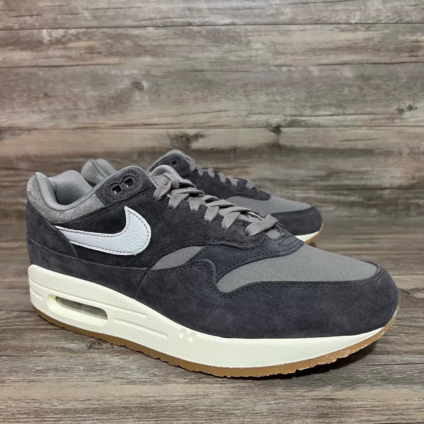 Nike Nike MAX 1 Gray Lowtop Sneakers 43 Men Size US 10 / EU 43 - 2 Thumbnail