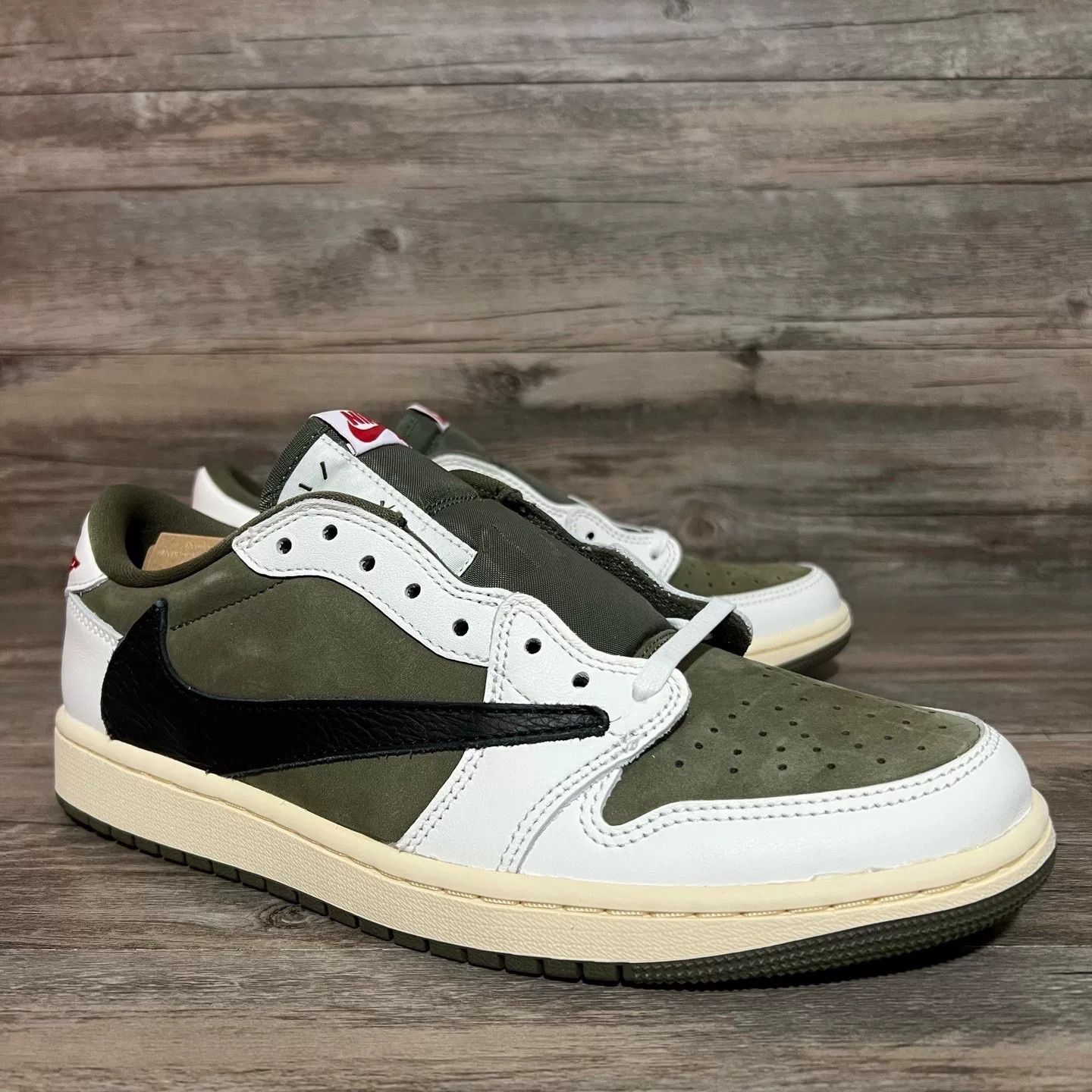 Nike Nike AJ1 Collab Green Lowtop Sneakers 43 Men Size US 10 / EU 43 - 2 Thumbnail