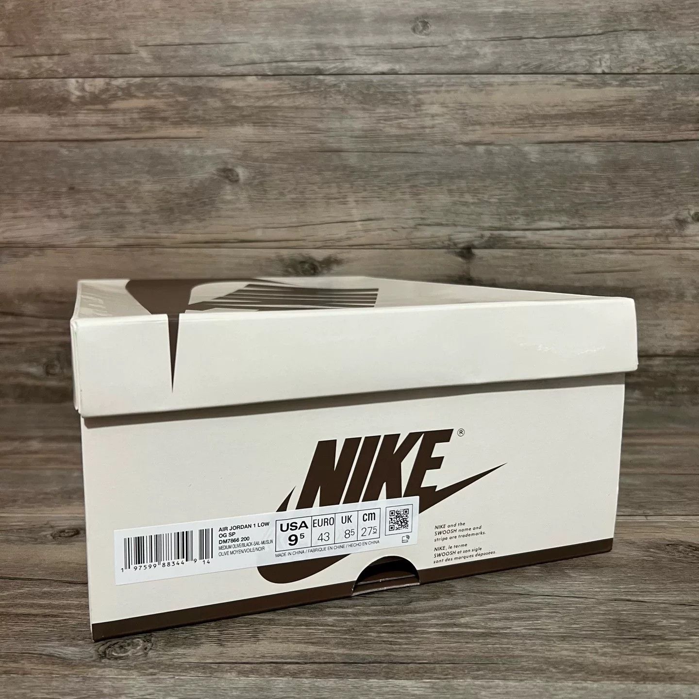 Nike Nike AJ1 Collab Green Lowtop Sneakers 43 Men Size US 10 / EU 43 - 8 Thumbnail