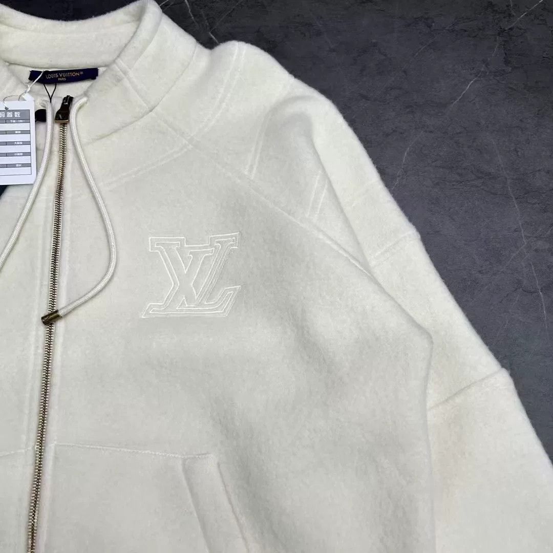 Louis Vuitton Louis Vuitton White Light Jacket L Men Size US L / EU 52-54 / 3 - 4 Thumbnail