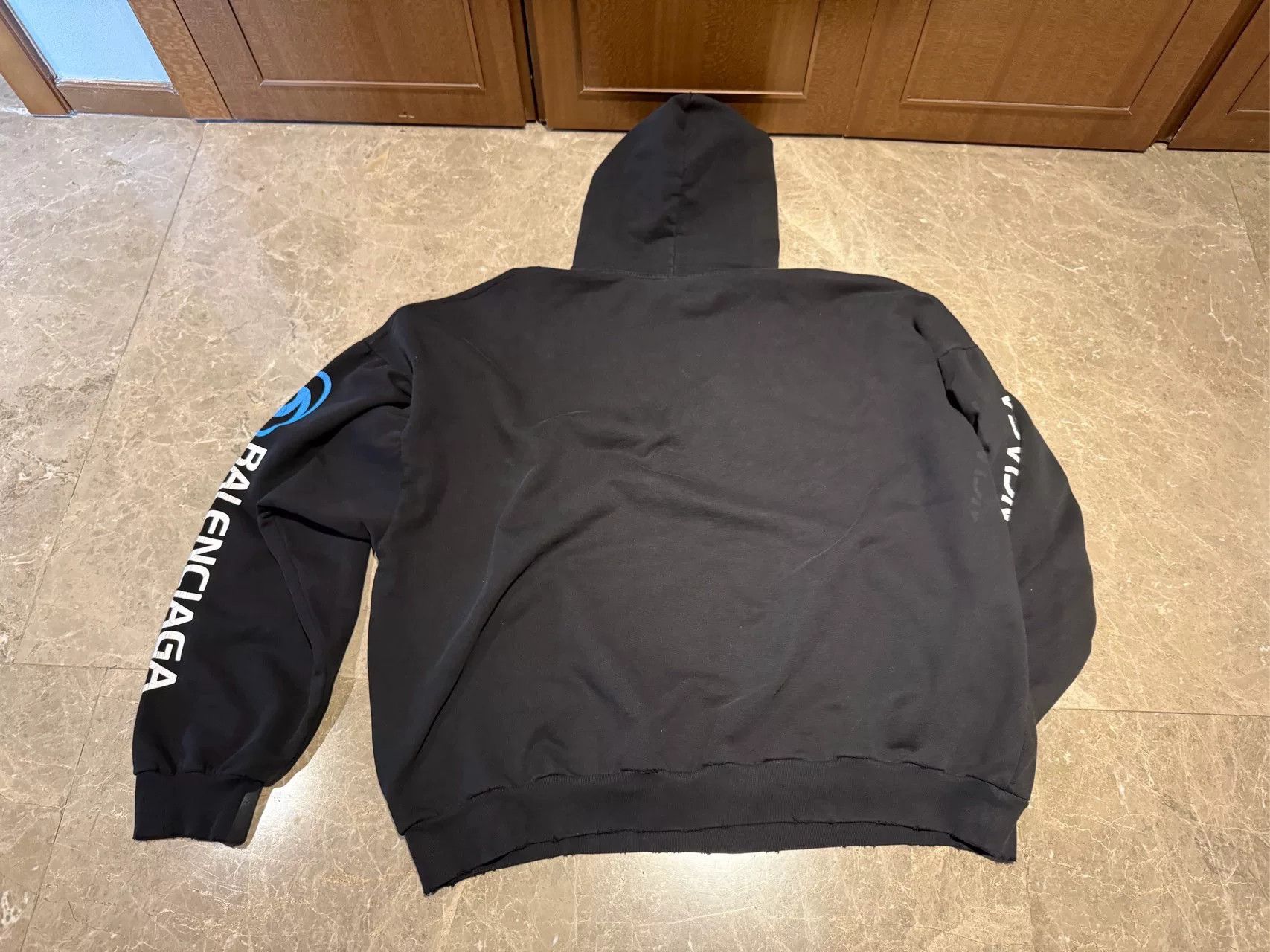 Balenciaga Balenciaga Black Hoodie 24 Men Size US XS / EU 42 / 0 - 5 Thumbnail