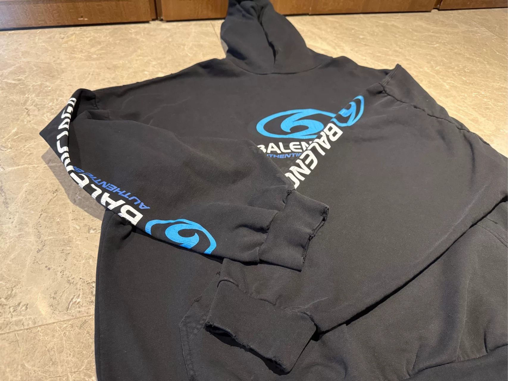 Balenciaga Balenciaga Black Hoodie 24 Men Size US XS / EU 42 / 0 - 3 Thumbnail