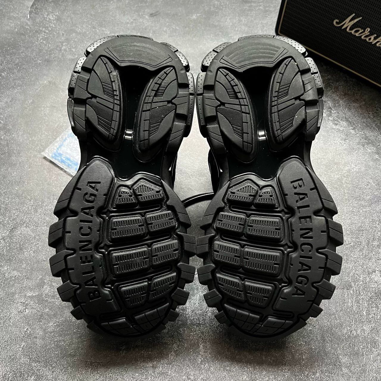 Balenciaga Balenciaga Black Lowtop Sneakers 39 Women Size US 8.5 / IT 38.5 - 7 Thumbnail