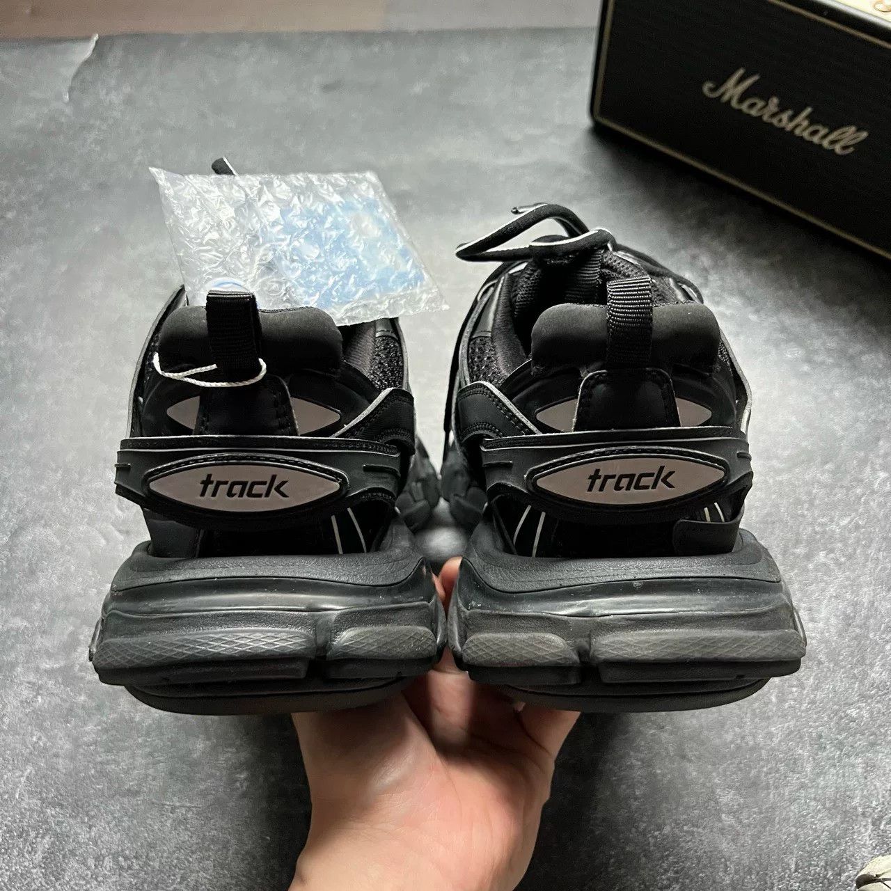 Balenciaga Balenciaga Black Lowtop Sneakers 39 Women Size US 8.5 / IT 38.5 - 6 Thumbnail
