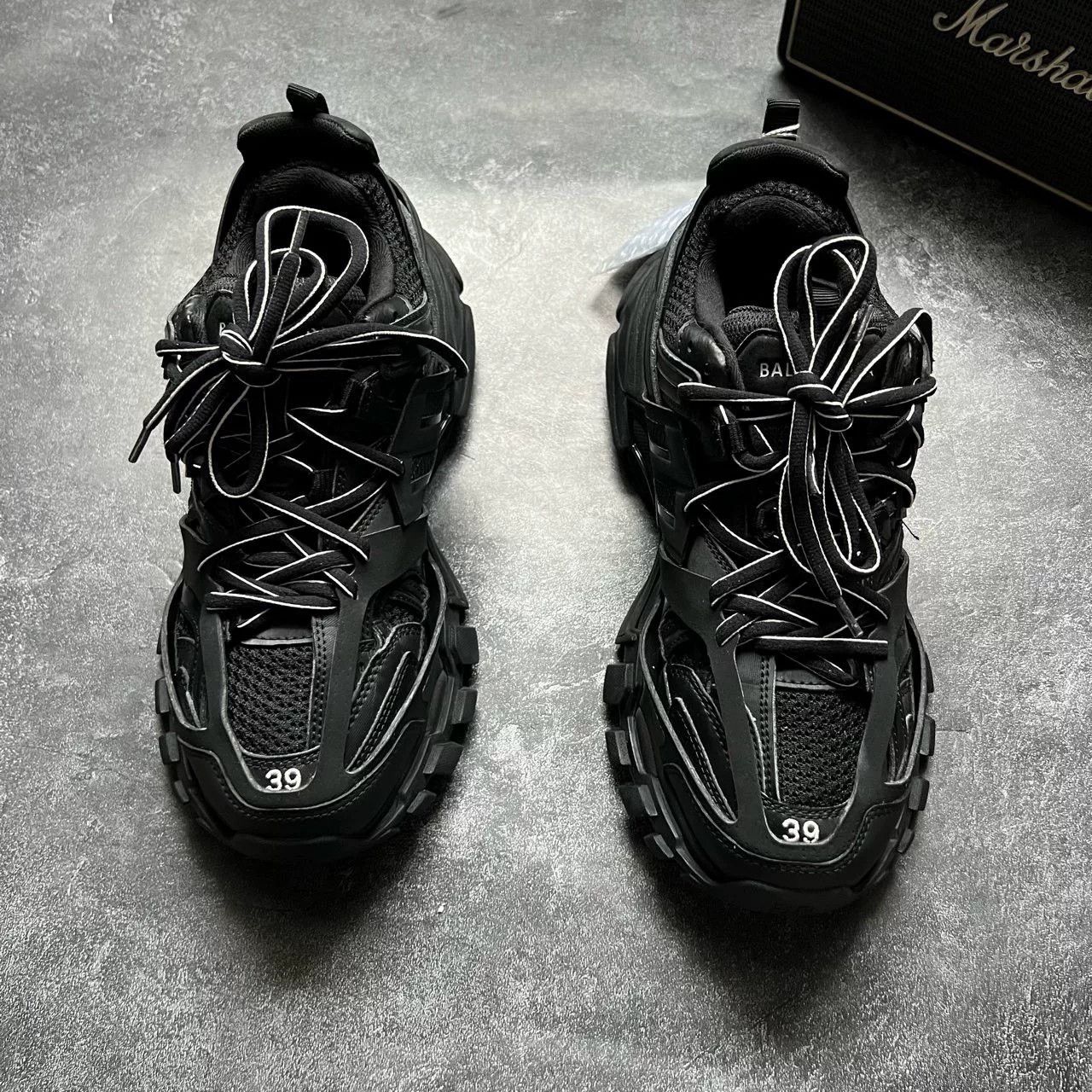 Balenciaga Balenciaga Black Lowtop Sneakers 39 Women Size US 8.5 / IT 38.5 - 3 Thumbnail