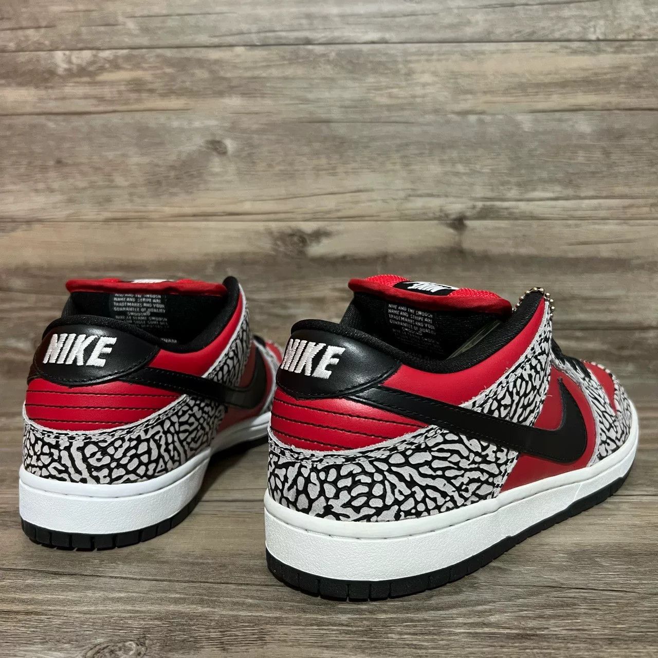 Nike Nike DUNK Collab Red Lowtop Sneakers 42 Men Size US 9 / EU 42 - 4 Thumbnail