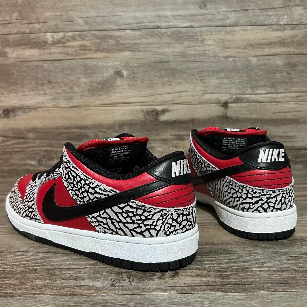 Nike Nike DUNK Collab Red Lowtop Sneakers 42 Men Size US 9 / EU 42 - 5 Thumbnail
