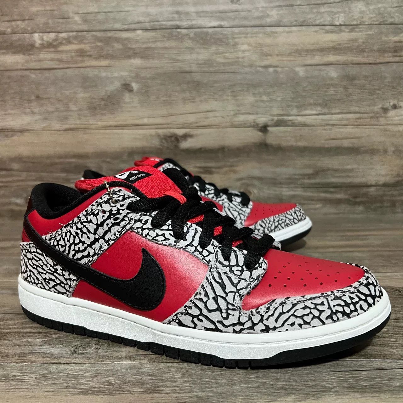 Nike Nike DUNK Collab Red Lowtop Sneakers 42 Men Size US 9 / EU 42 - 3 Thumbnail