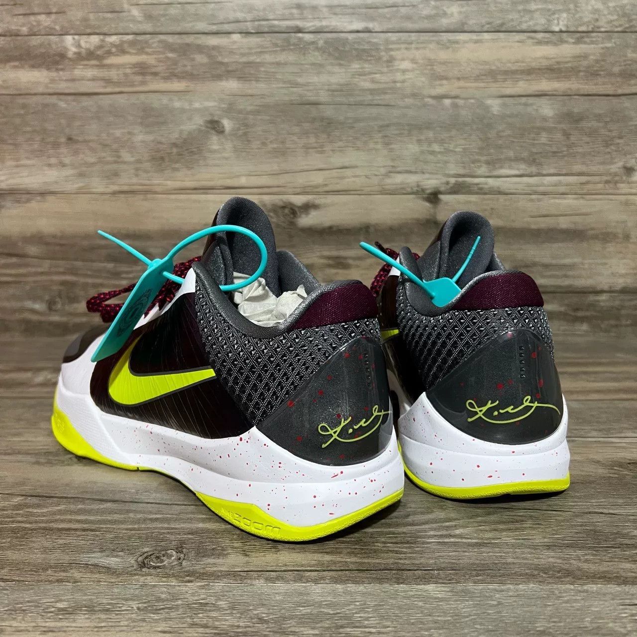 Nike Nike KOBE 5 Lowtop Sneakers 44 Men Size US 10.5 / EU 43-44 - 3 Thumbnail