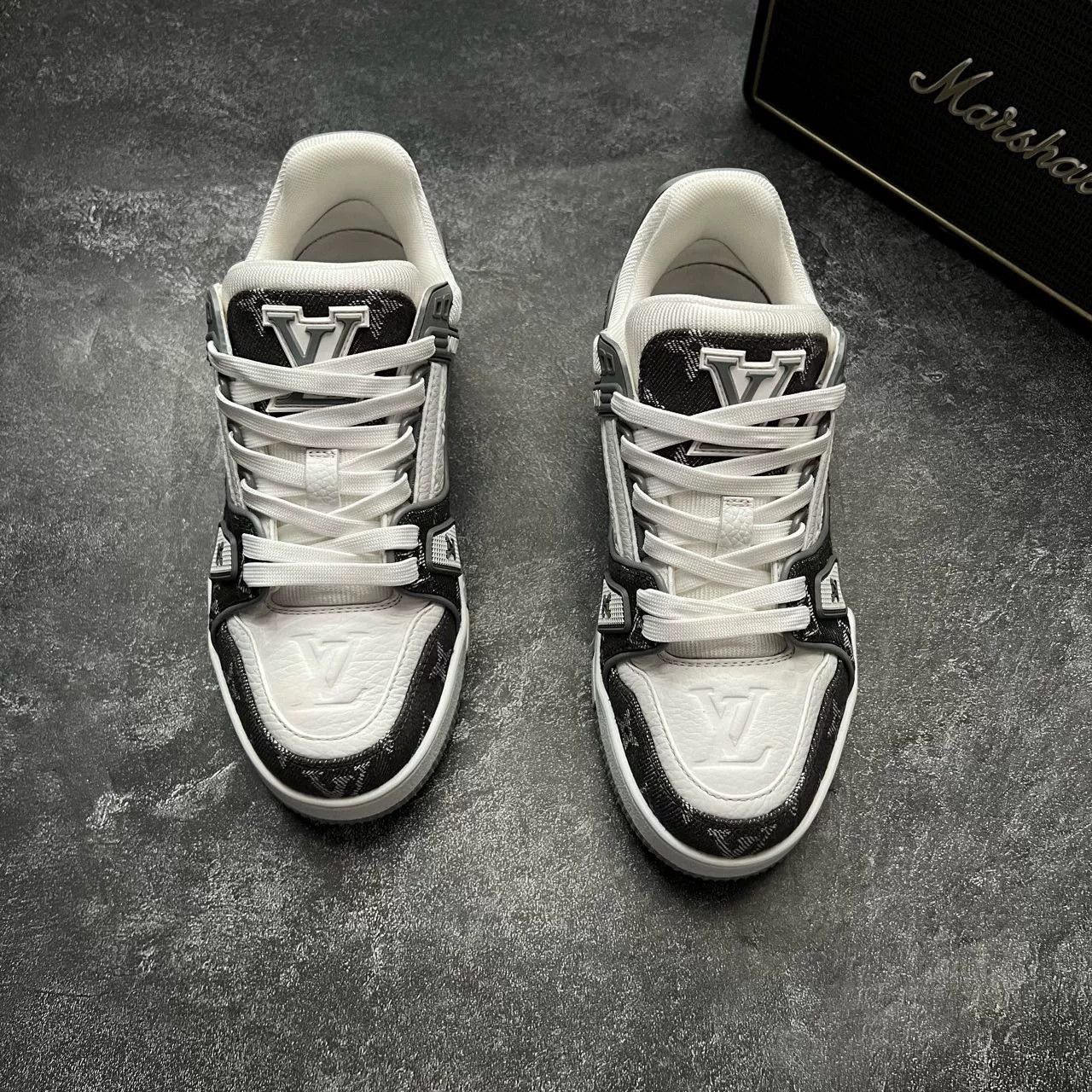Louis Vuitton Louis Vuitton Training White Lowtop Sneakers 35 Women Size US 5 / IT 35 - 3 Thumbnail