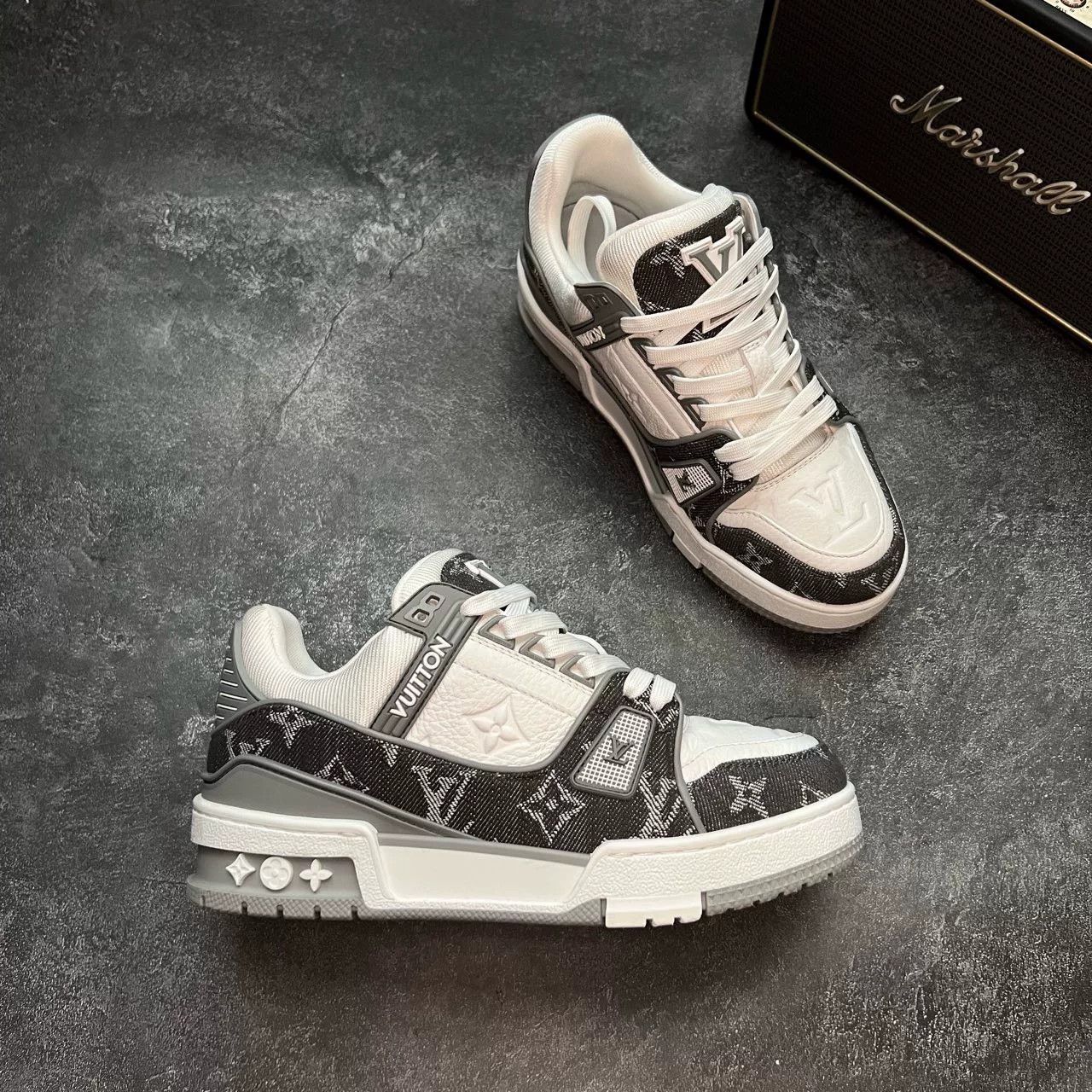 Louis Vuitton Louis Vuitton Training White Lowtop Sneakers 35 Women Size US 5 / IT 35 - 5 Thumbnail