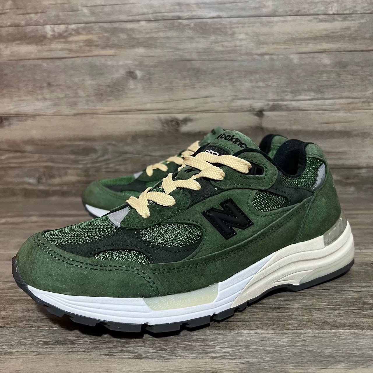 New Balance New Balance Green Lowtop Sneakers M Men Size US 10 / EU 43 - 2 Thumbnail
