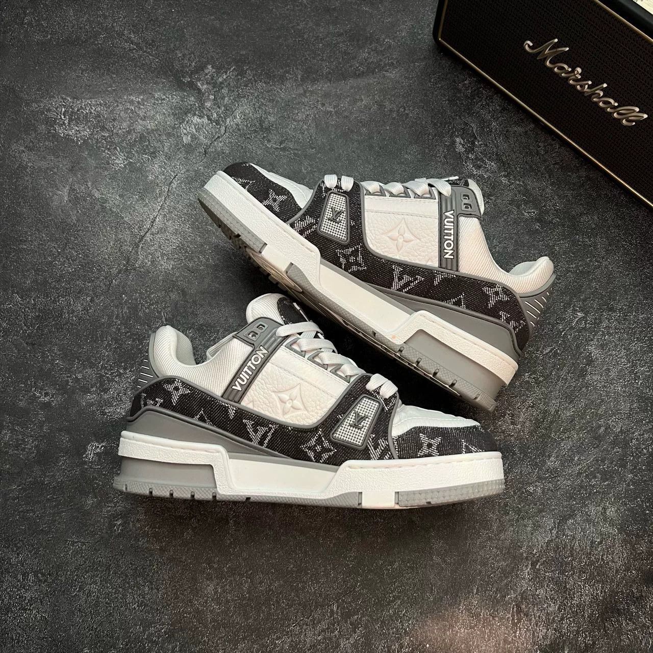 Louis Vuitton Louis Vuitton Training White Lowtop Sneakers 35 Women Size US 5 / IT 35 - 3 Thumbnail