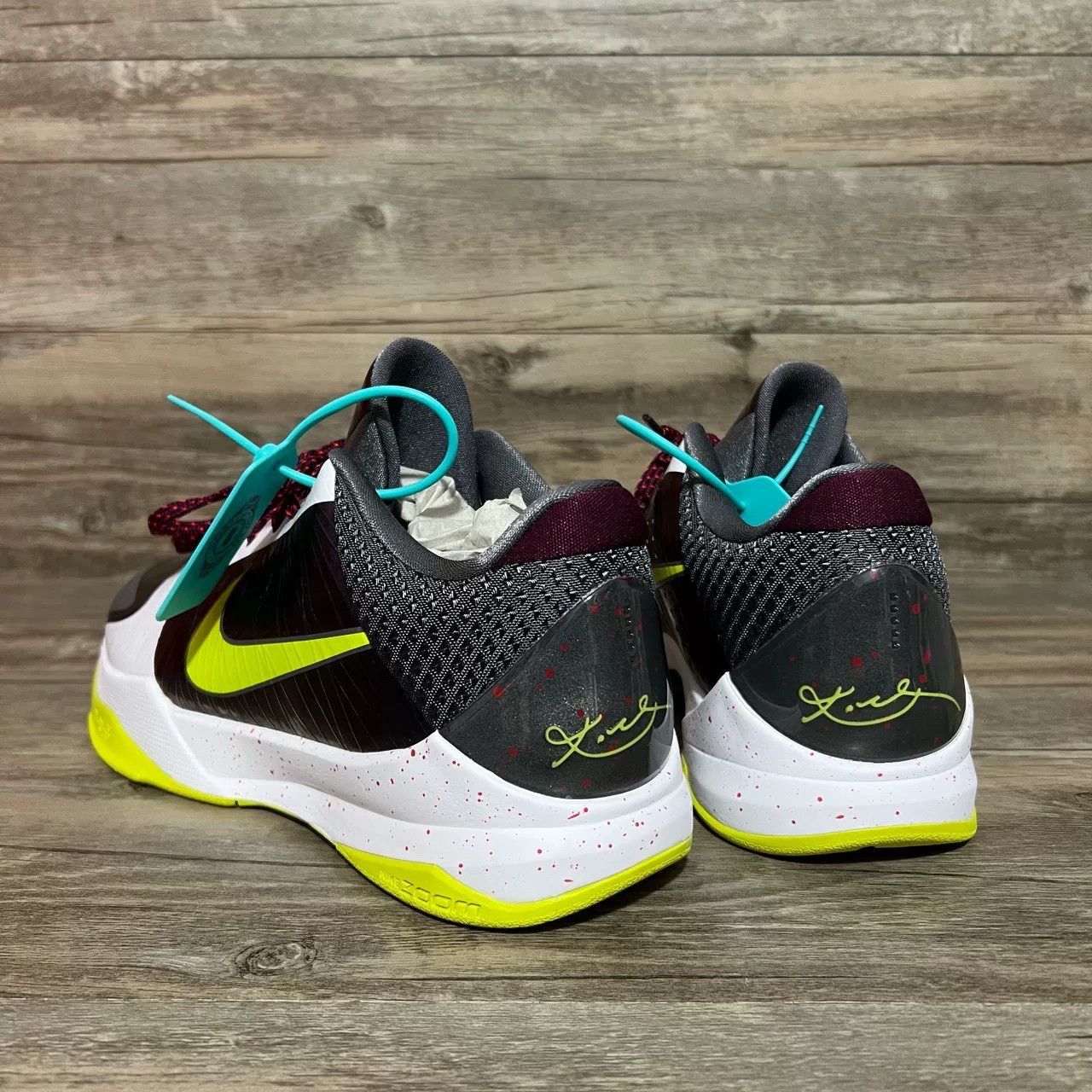 Nike Nike KOBE 5 Lowtop Sneakers 44 Men Size US 10.5 / EU 43-44 - 4 Thumbnail