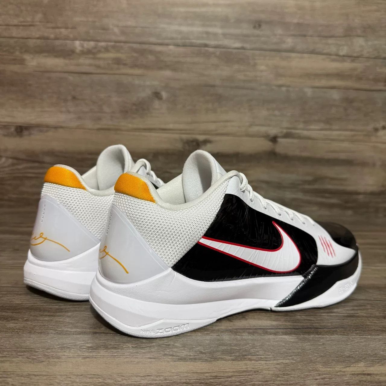 Nike Nike KOBE 5 Yellow Lowtop Sneakers 42 Men Size US 9 / EU 42 - 5 Thumbnail