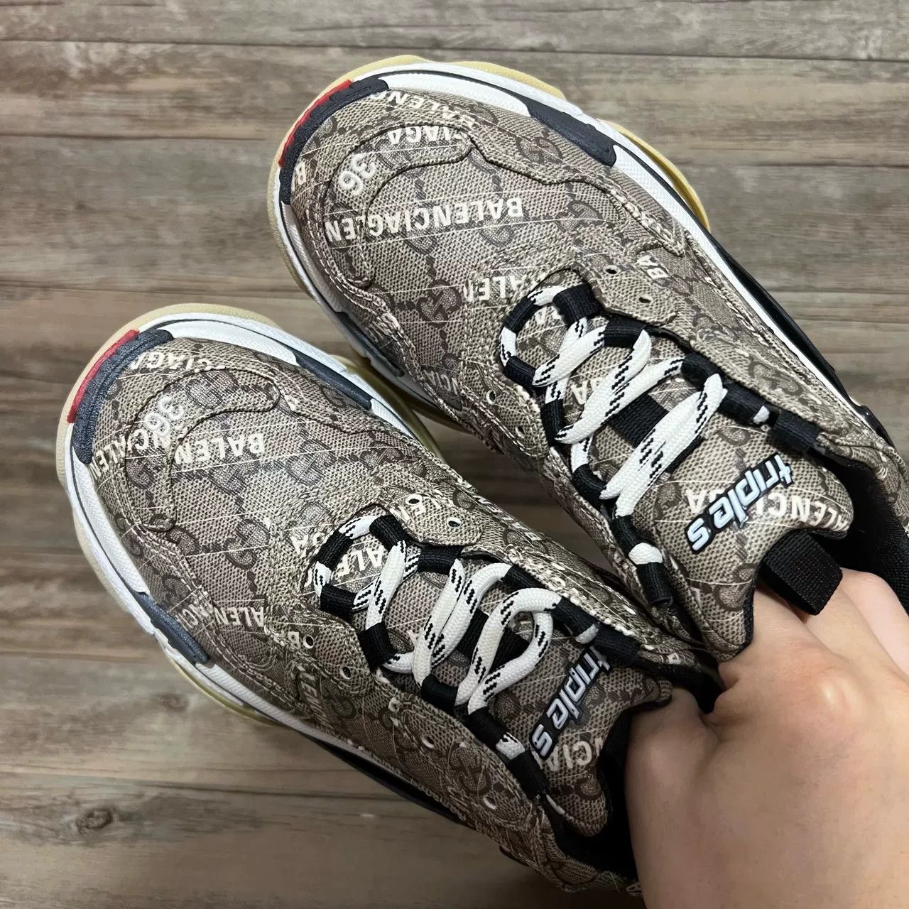 Balenciaga Balenciaga Collab Brown Lowtop Sneakers S Women Size US 6 / IT 36 - 6 Thumbnail