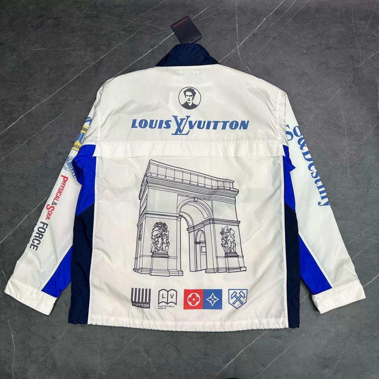 Louis Vuitton Louis Vuitton Light Jacket L Men Size US L / EU 52-54 / 3 - 6 Thumbnail