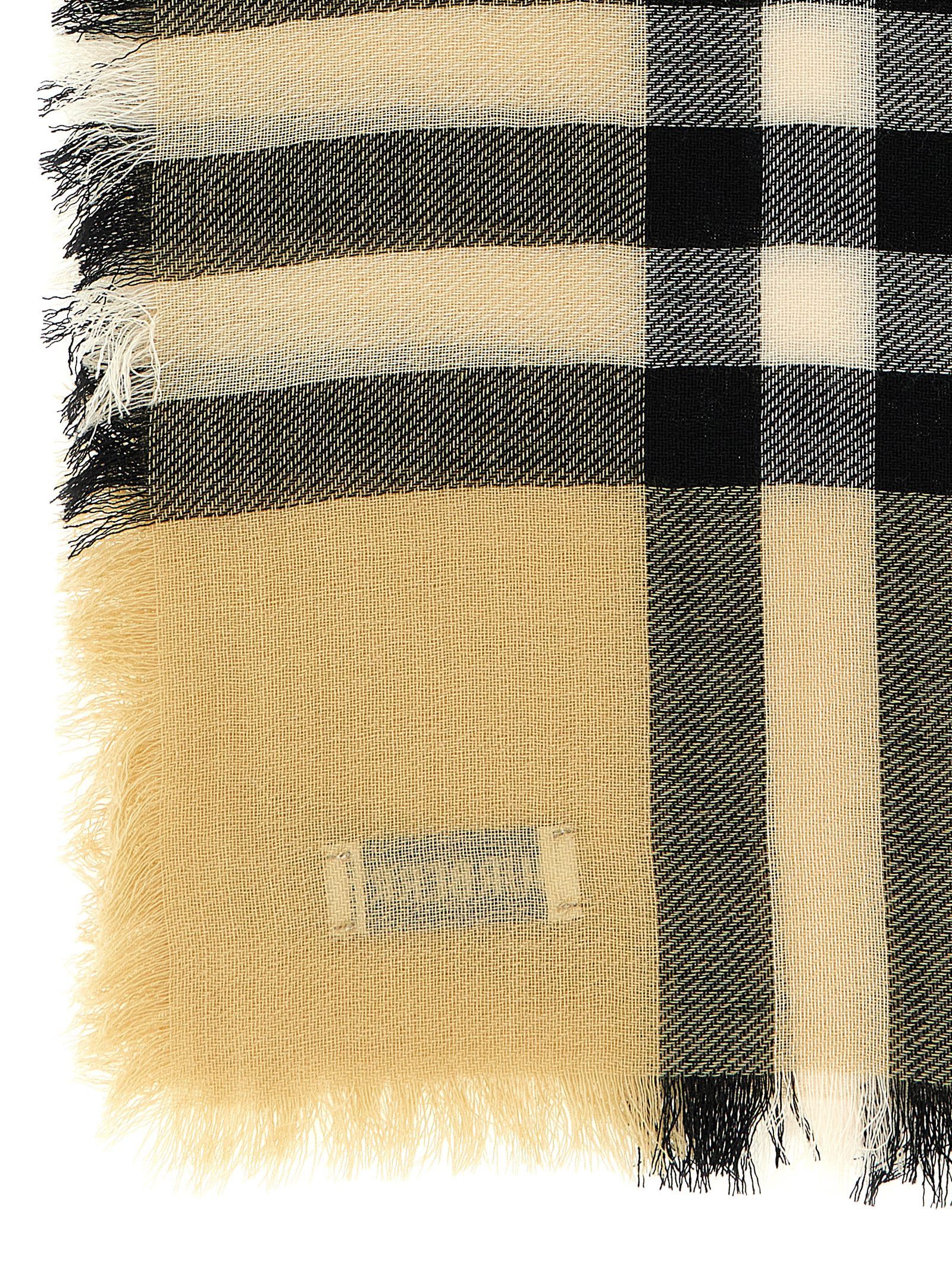 Burberry Check Wool Scarf Size ONE SIZE - 2 Thumbnail