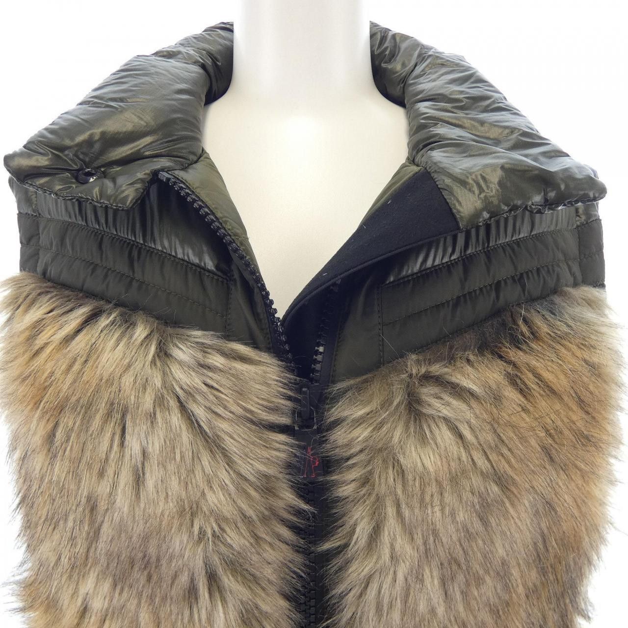 Moncler Moncler Moncler Grenoble Down Vest Textile Outerwear MARGES DUTY FREE for USA Size ONE SIZE - 7 Thumbnail