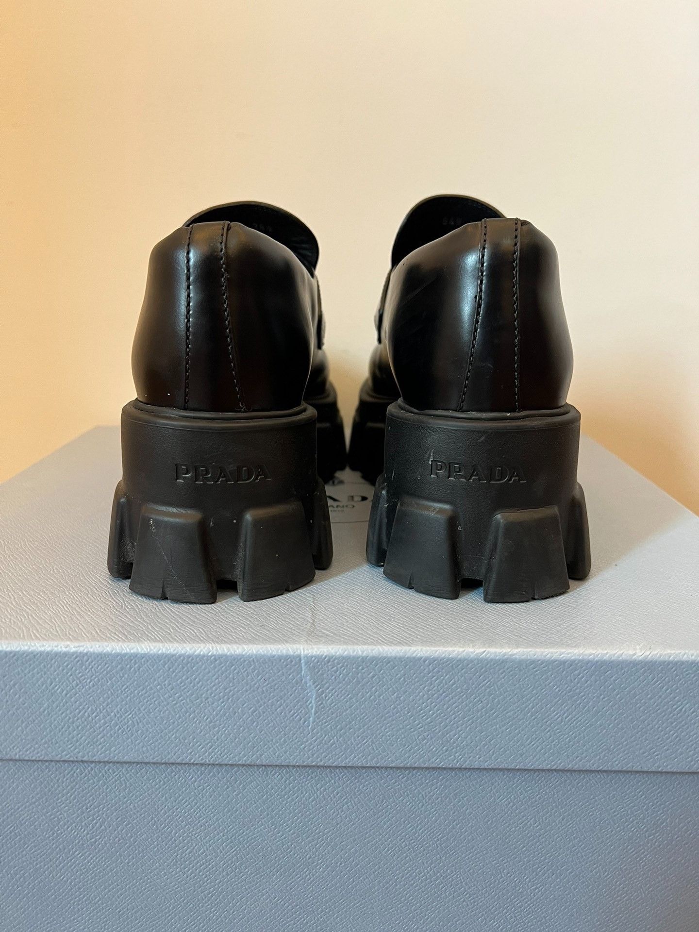 Prada Prada Casual Black Lowtop Sneakers 38.5 Women Size US 7.5 / IT 37.5 - 3 Thumbnail